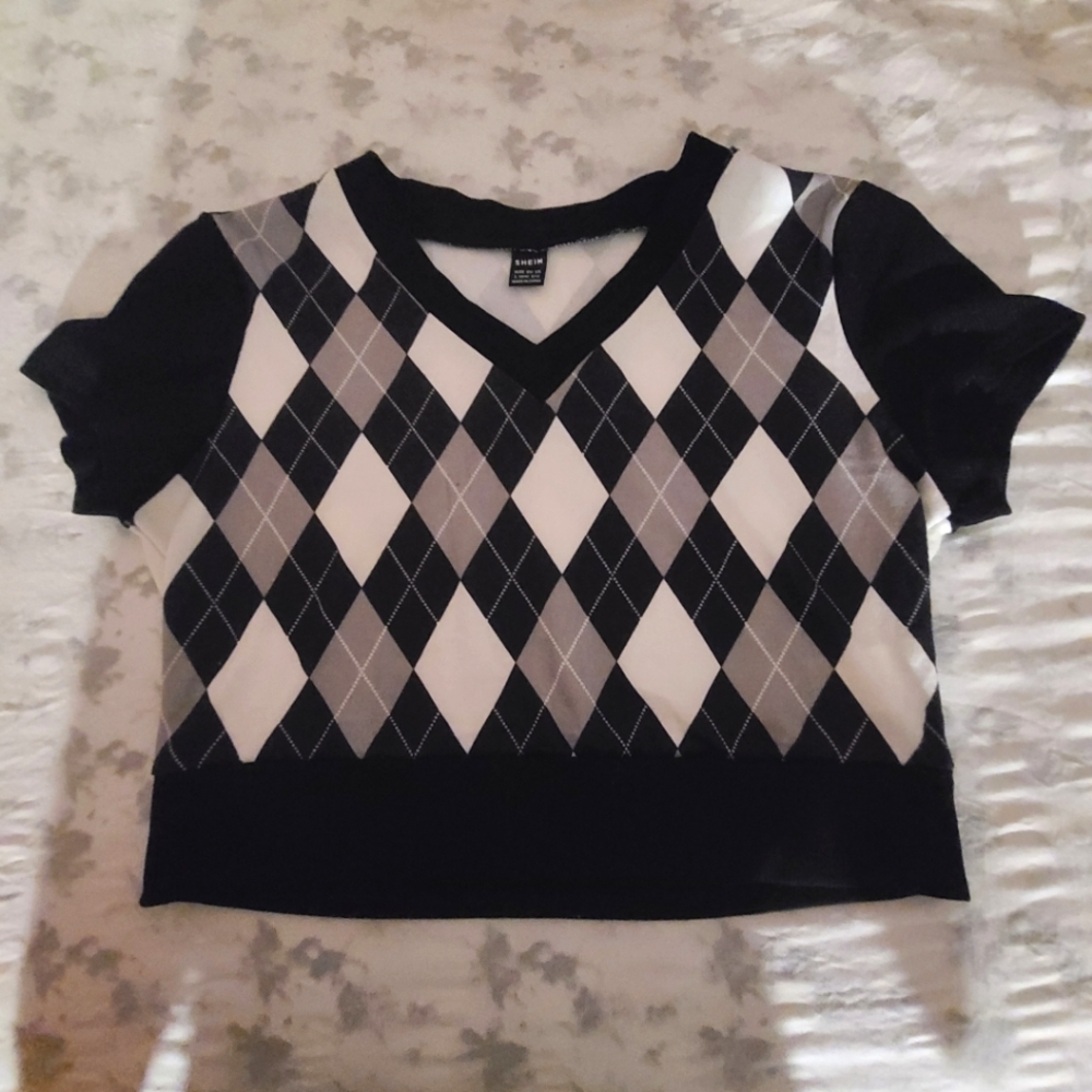 SHEIN cropped tee